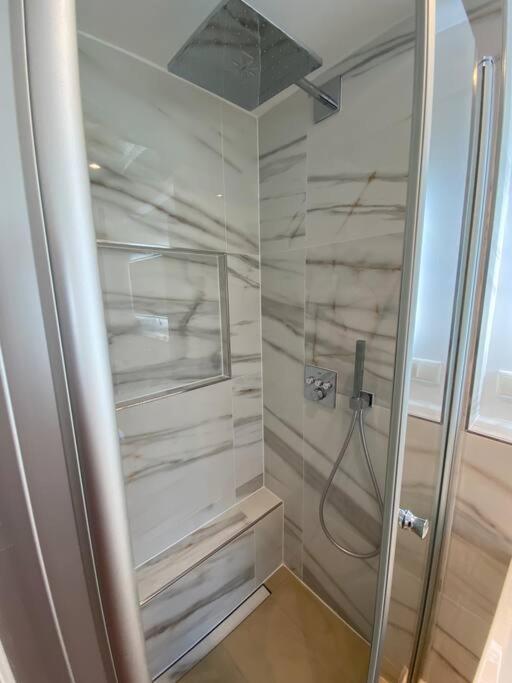 Luxury Apartment With Air Conditioning & Jaccuzzi Near Frankfurt Wiesbaden 호프하임암타우누스 외부 사진