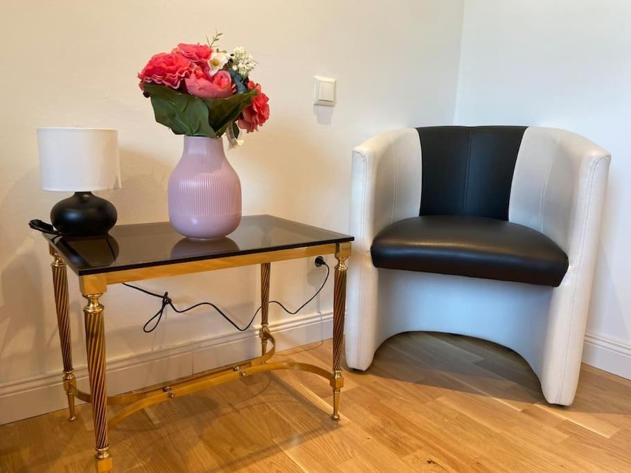 Luxury Apartment With Air Conditioning & Jaccuzzi Near Frankfurt Wiesbaden 호프하임암타우누스 외부 사진